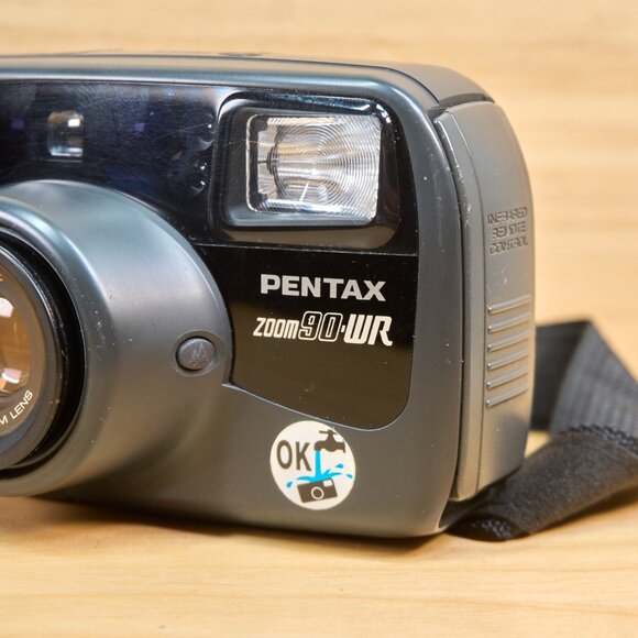 Pentax Zoom 90-WR Point and Shoot 35mm Film Camera - Picture 3 of 7